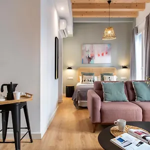 Lola 14 Apartment